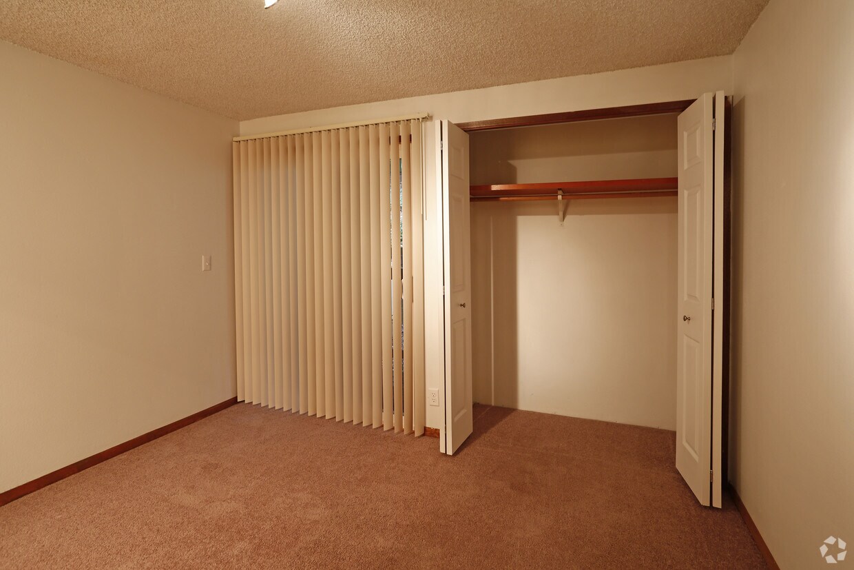 Forest Village Apartments Eugene