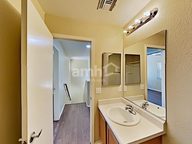 Building Photo - 4846 E Orchard Grass Dr