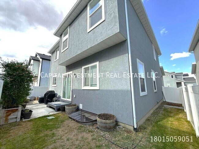 Building Photo - 4710 Breezy Patch Rd