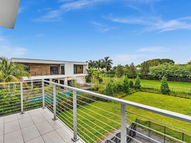 Building Photo - 16644 Botaniko Dr N