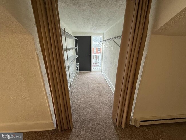 Building Photo - 405 Bridge St