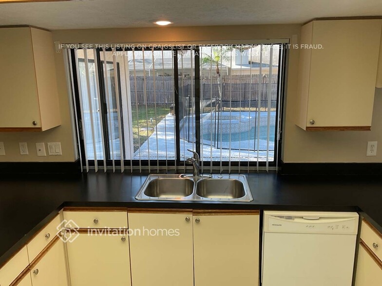 Building Photo - 3815 Scovill Ln