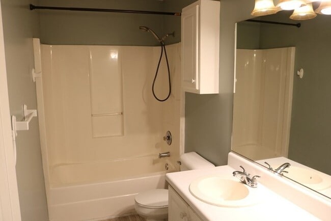 Building Photo - Town House For Rent in Augusta!