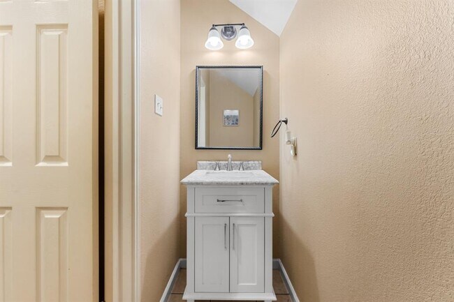 Building Photo - 15150 Galena Dr