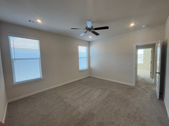 Building Photo - 4802 W Planetree St