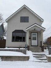 Building Photo - 629 8th Ave N