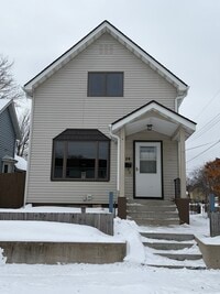 Building Photo - 629 8th Ave N