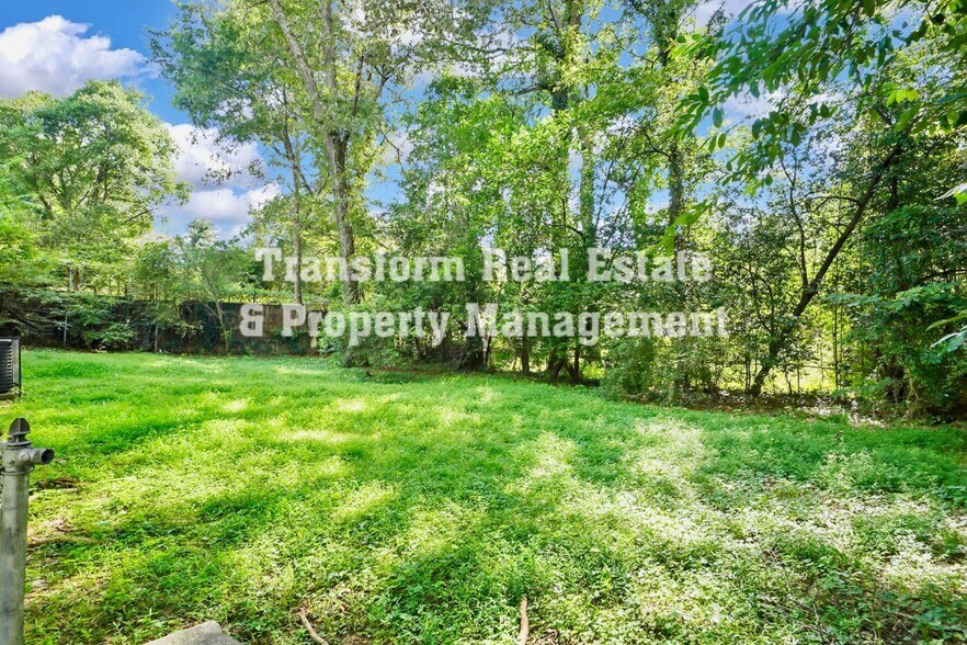 Building Photo - 252 Westwood Dr