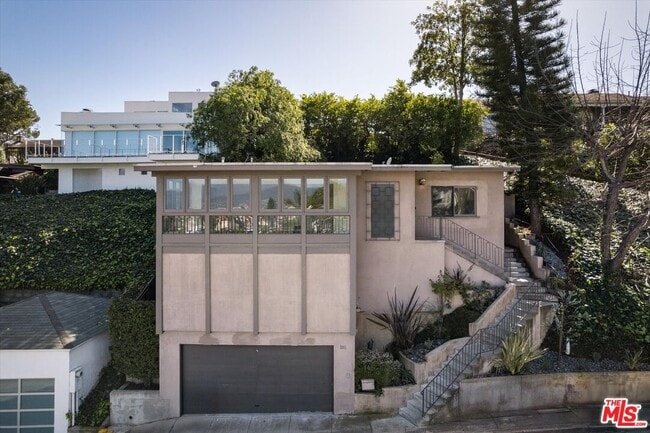 Building Photo - 2051 Kenilworth Ave