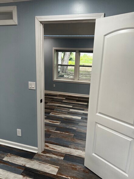 Building Photo - 289 Fox Trl