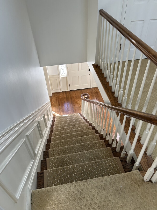 Building Photo - 6035 Riverside Dr