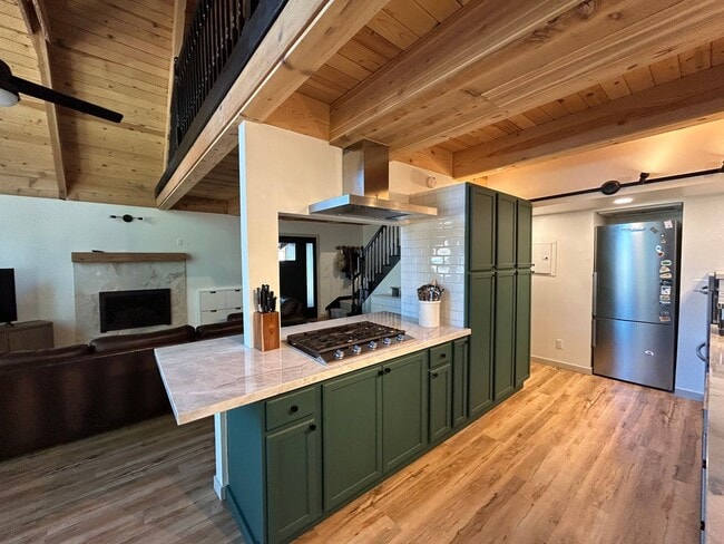 Building Photo - Beautifully Remodeled Chalet in Great Loca...