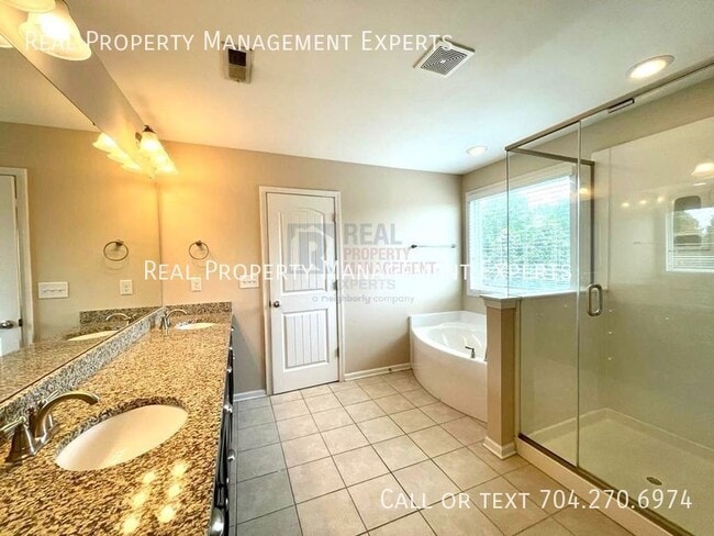 Building Photo - 3233 Elyse Manor Ct