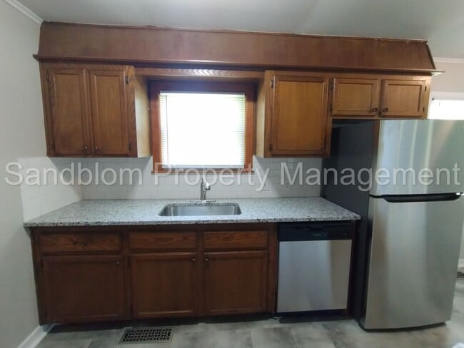 Building Photo - For Lease | Tulsa | Available Now!