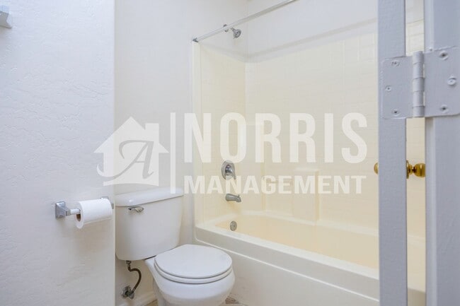 Building Photo - Spacious Home in Magic Ranch in Florence