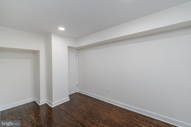 Building Photo - 116 S Durham St