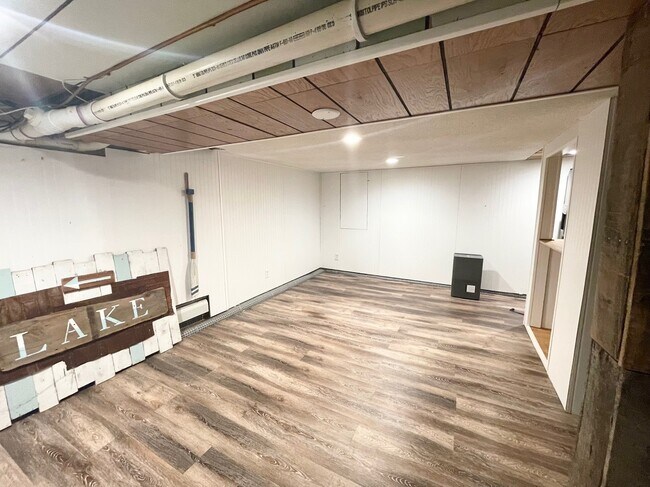 Building Photo - 3010 Fairview Rd SW