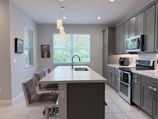 Building Photo - 556 Parsons Wy