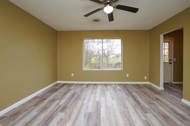 Building Photo - 1108 Fishlock Ave