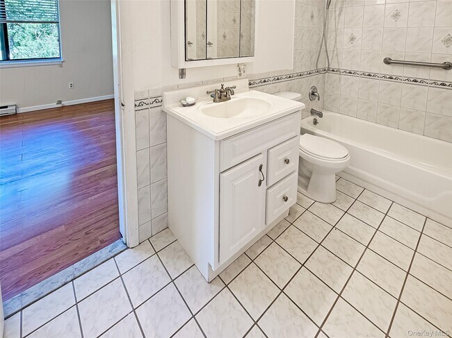 Building Photo - 1206 Chelsea Cove S