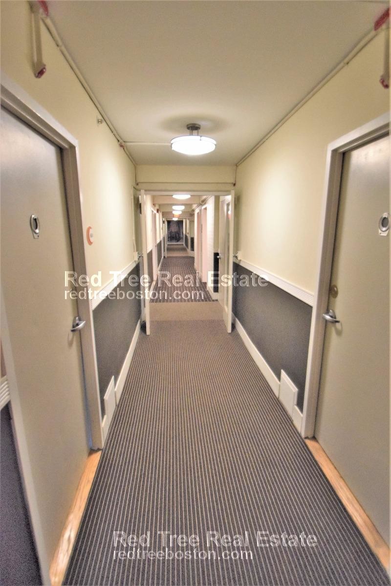 Building Photo - 1440 Beacon St