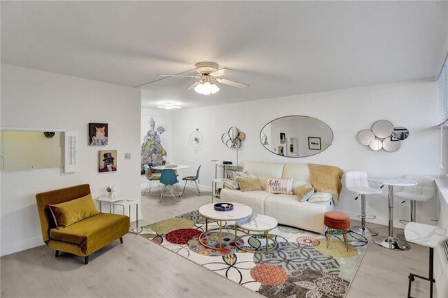 Building Photo - 101 N Birch Rd