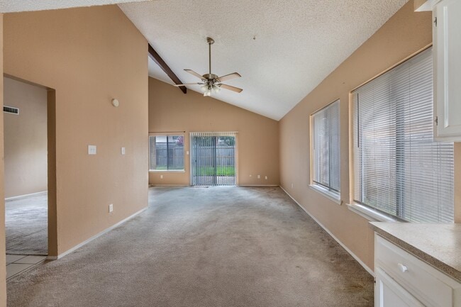 Building Photo - 16830 Spruce Run Dr