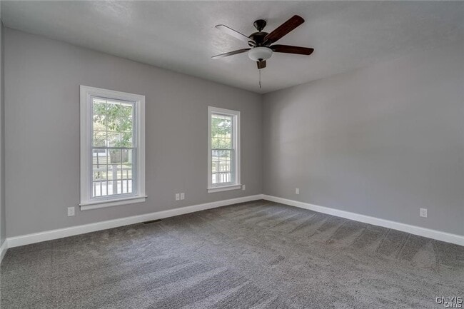 Building Photo - 137 St Mary St