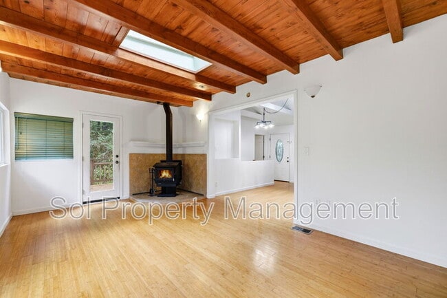 Building Photo - 245 Blue Ridge Dr