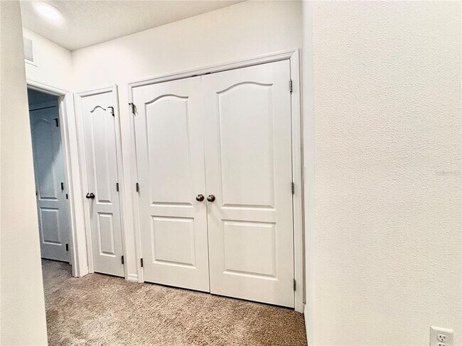 Building Photo - 1232 Yellow Finch Dr