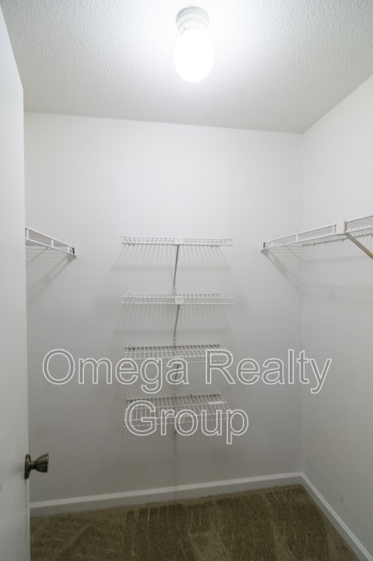 Building Photo - 2404 Glenmore Ct