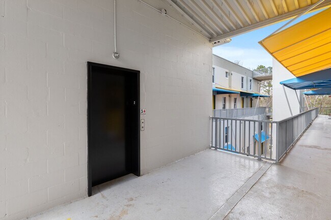 Building Photo - Lofts Oasis #219