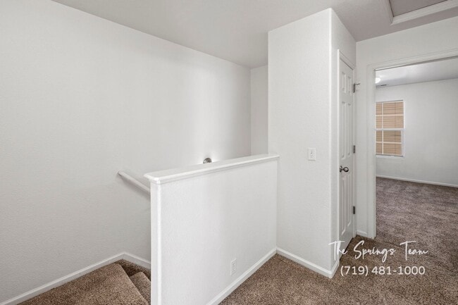 Building Photo - SPACIOUS 3BD/2.5BA TOWNHOME at THE BLUFFS AT SPRING CREEK with A/C **$500 move-in credit with a 1...