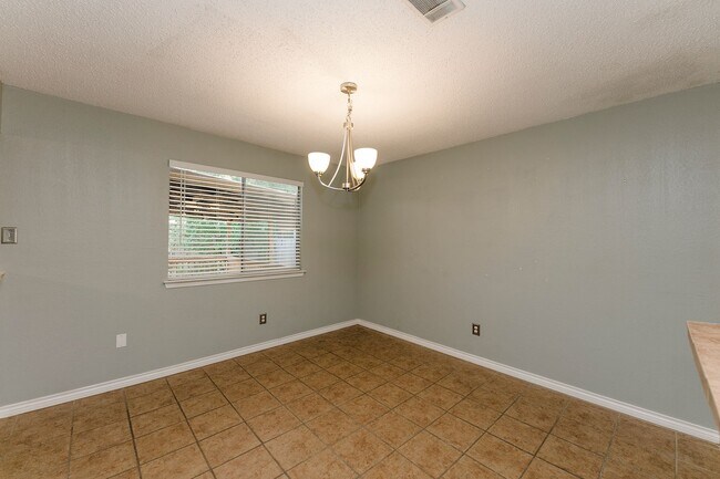 Building Photo - Marvelous in Milwood!