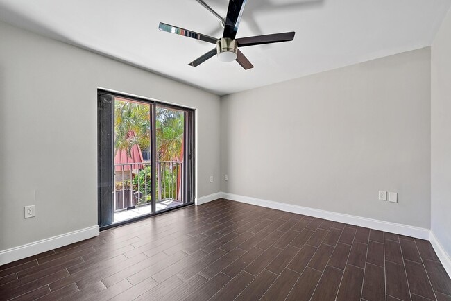 Building Photo - 3310 Meridian Way S