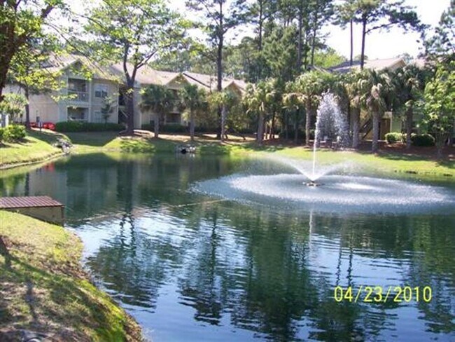 Building Photo - Three Bedroom Updated First Floor Condo at The Legends