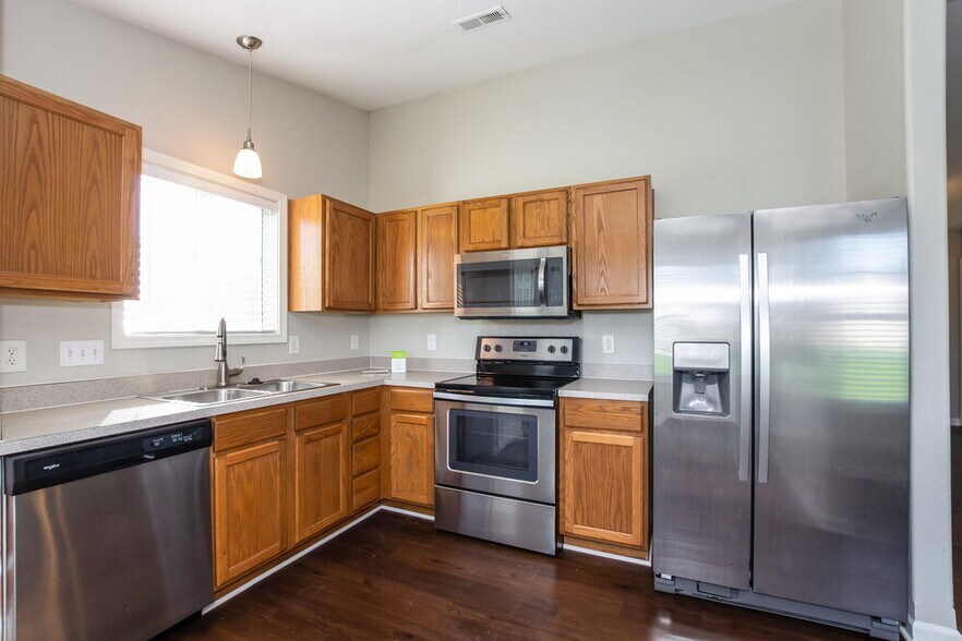 Building Photo - 13115 Ambrosia St