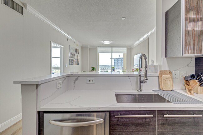Building Photo - 550 Okeechobee Blvd