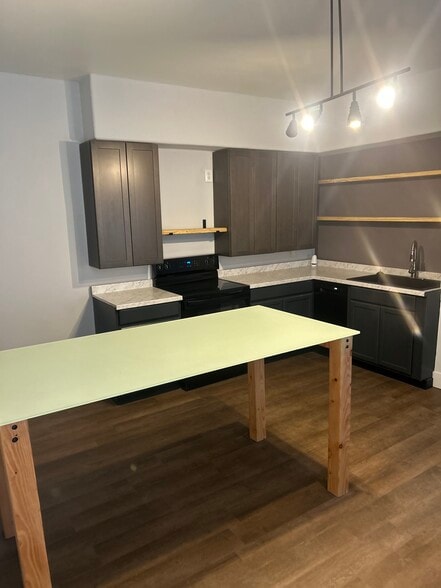 Building Photo - 9511 Gentry Ave