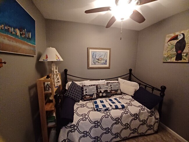 Building Photo - Ocean view FULLY FURNISHED 2+ / 2 with Boa...