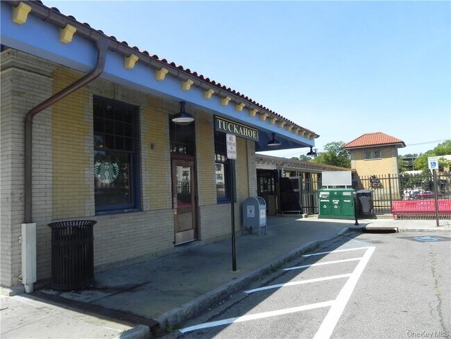 Primary Photo - 1 Consulate Dr