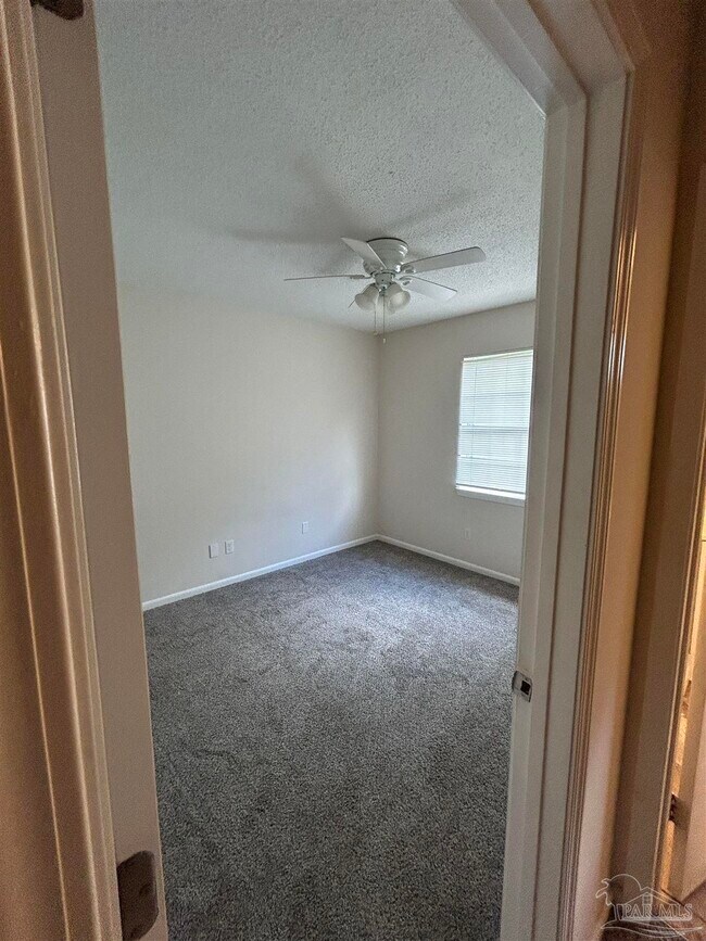 Building Photo - 8013 Sabra Dr