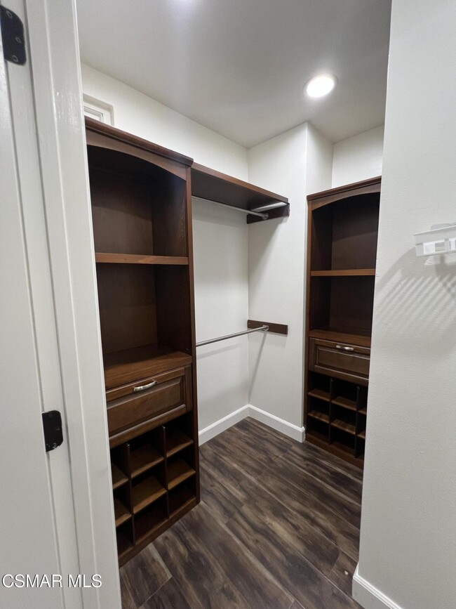 Building Photo - 334 W Avenida De Las Flores