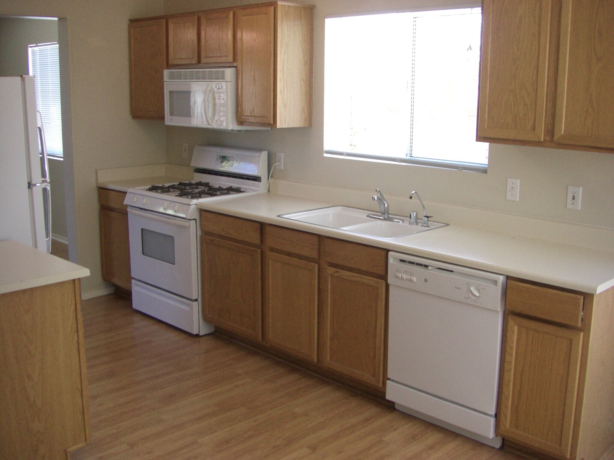 Building Photo - 9402 Santa Fe Rose Street