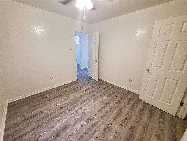 Building Photo - 8716 Clearbrook Trail
