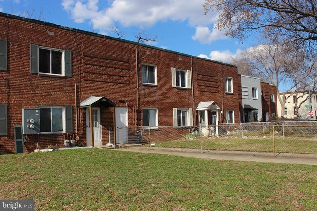 Building Photo - 202 Oklahoma Ave NE