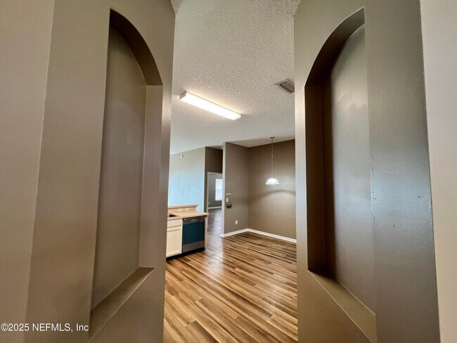 Building Photo - 1109 Seattle Slew Ln
