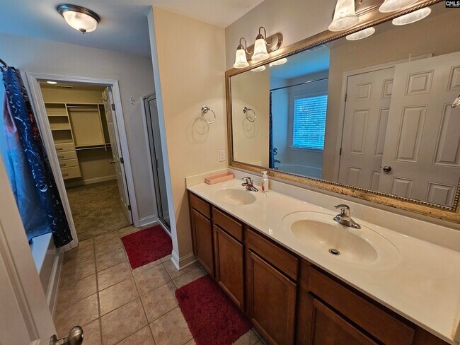 Building Photo - 135 Long Iron Ct