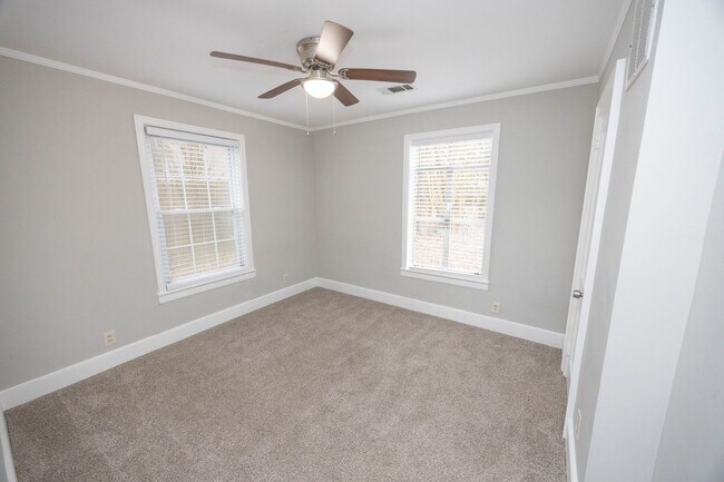 Building Photo - 2058 Woodley Rd