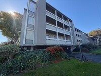 Building Photo - 1081 Beach Park Blvd